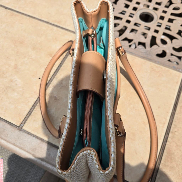 Liz Claiborne Beige & Tan Tote Bag - Picture 12 of 13